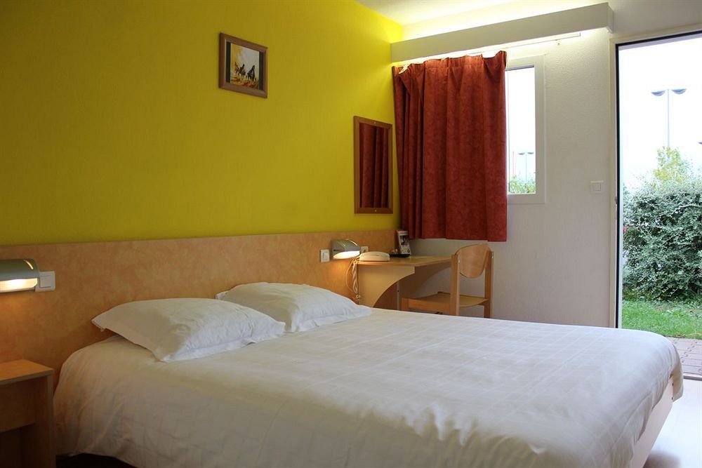 The Originals Access, Hotel Saint-Flour Экстерьер фото